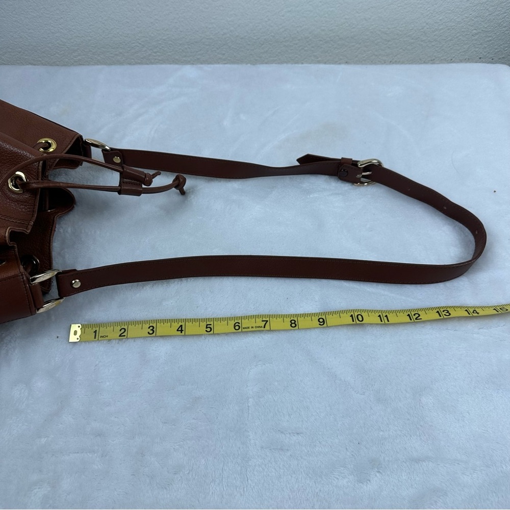 Burberry Brown Bucket Bag with Luxurious Leather Finish - Picture 10 of 15